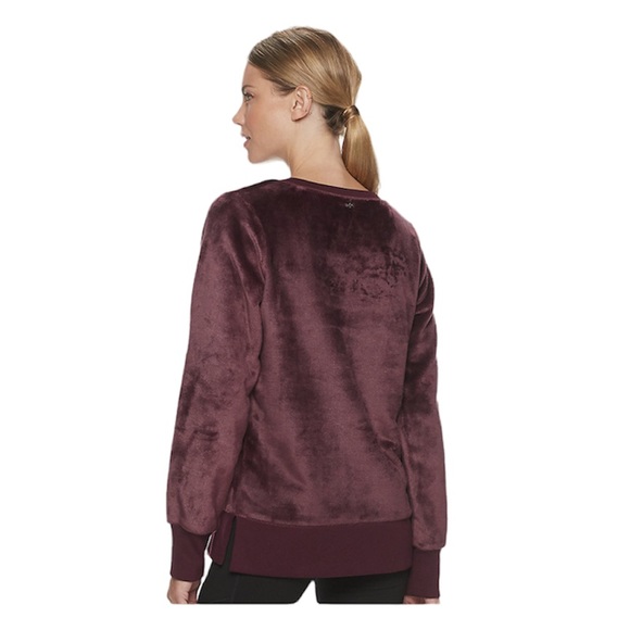 Gaiam pullover  faux fur feeling fabric wine colour sweatshirt size extra large - Picture 2 of 13